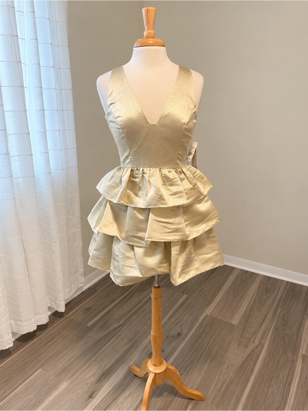 Adrianna Papell Metallic Gold Tiered Mini Dress Size 6 NWT